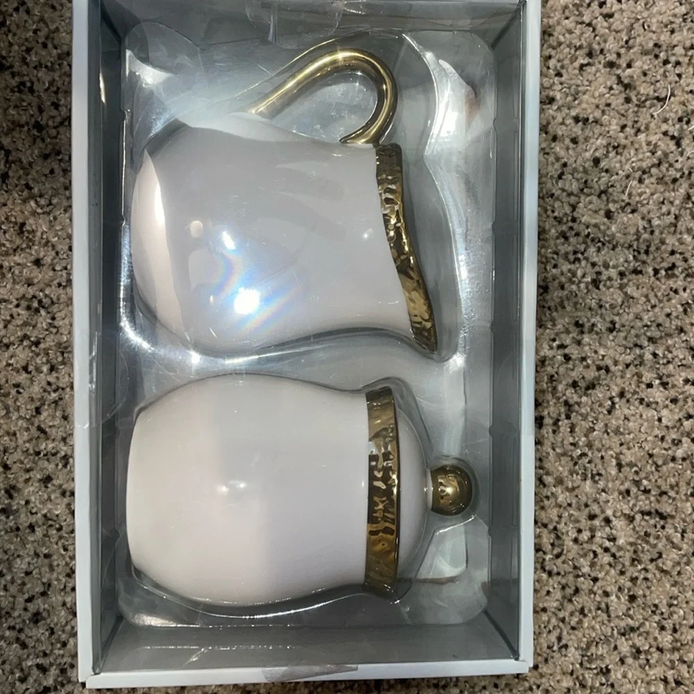 The Cobblest Collection Sugar Bowl & Creamer Pitcher